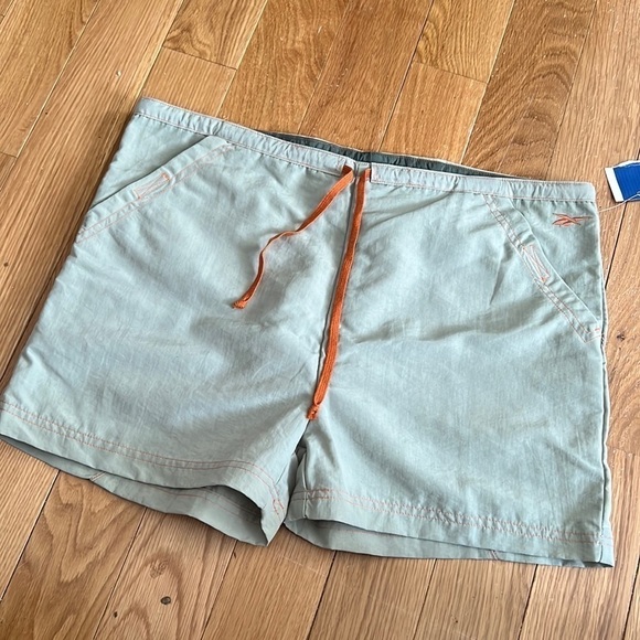 Reebok woman’s athletic shorts drawstring waist size large NWT - Picture 1 of 8